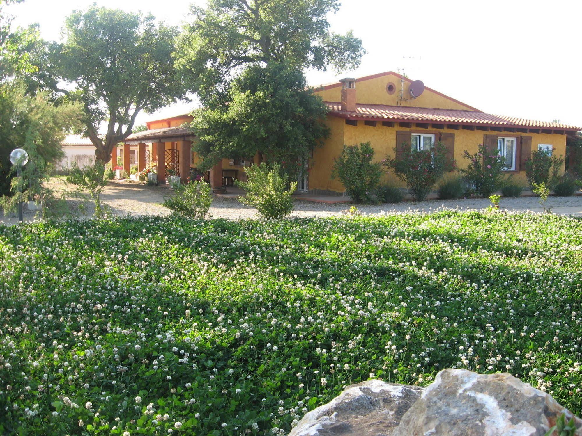 Agriturismo La Barca In Secca Olmedo Buitenkant foto