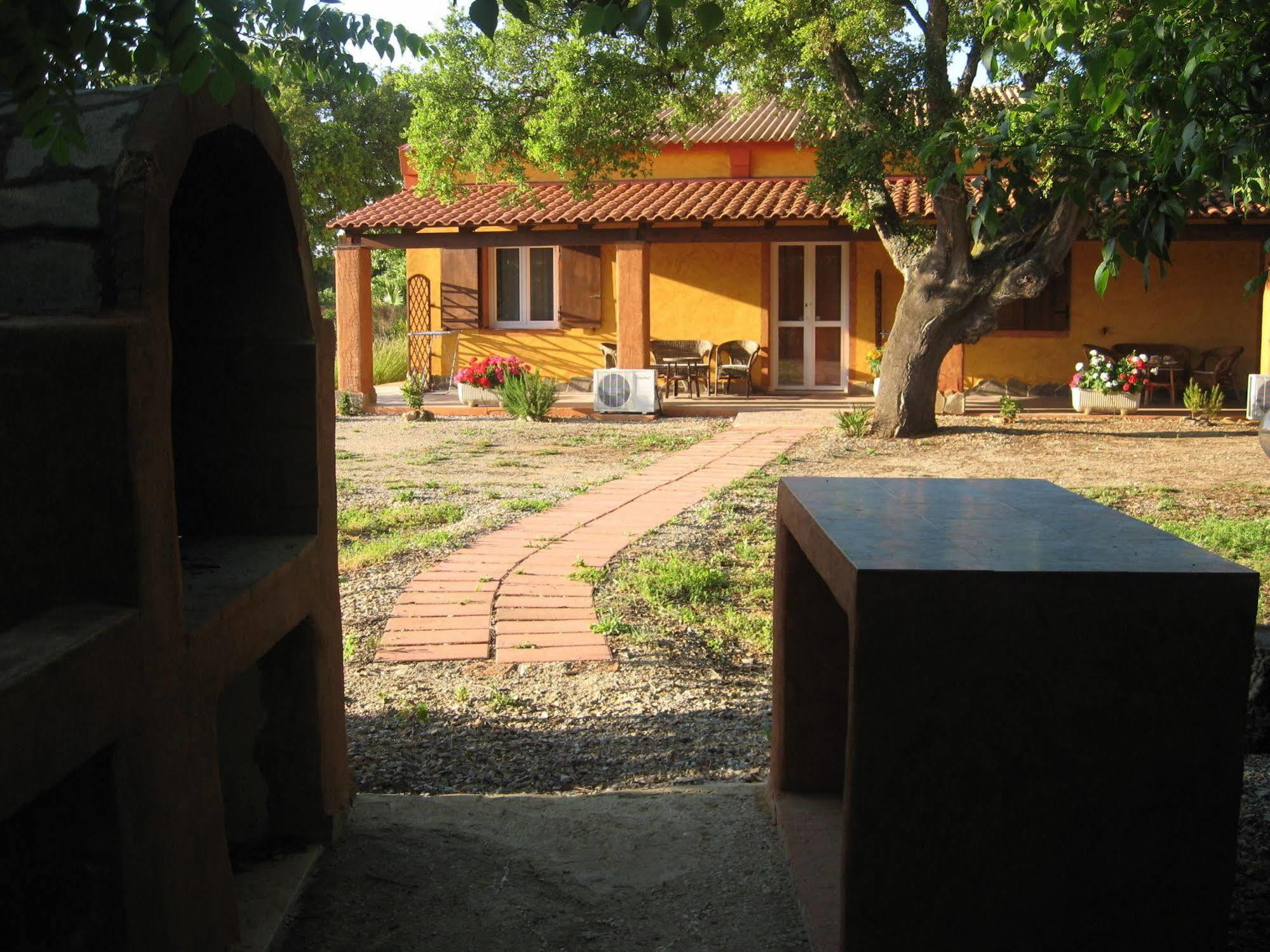 Agriturismo La Barca In Secca Olmedo Buitenkant foto