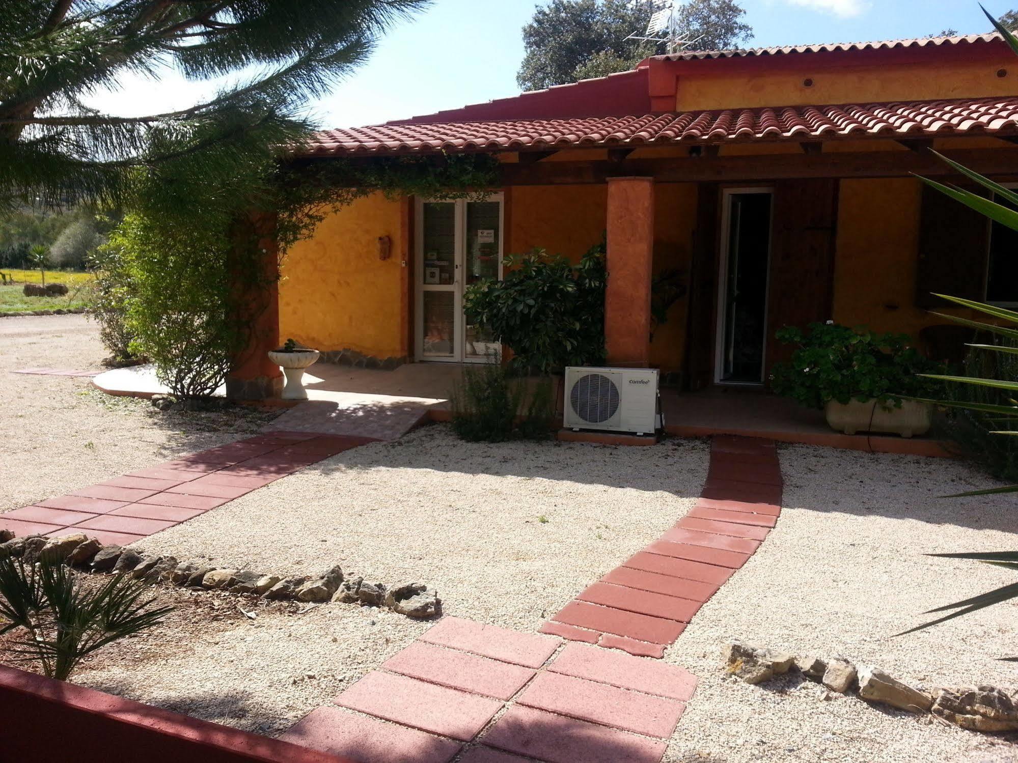 Agriturismo La Barca In Secca Olmedo Buitenkant foto